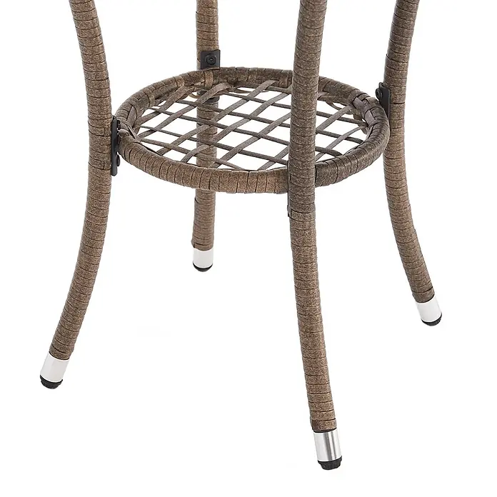 SVITA Loungemöbel-Set - 3 -tlg., Polyrattan, Braun - Unterer Teil eines braunen Polyrattan-Tisches mit geflochtener Ablage und Metallkappen an den Beinen.