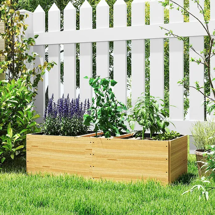 Outsunny Hochbeet - 140 x 60 x 40 cm, Holz, Naturholz - Helles Holz-Hochbeet, bepflanzt, in einer grünen Gartenumgebung.