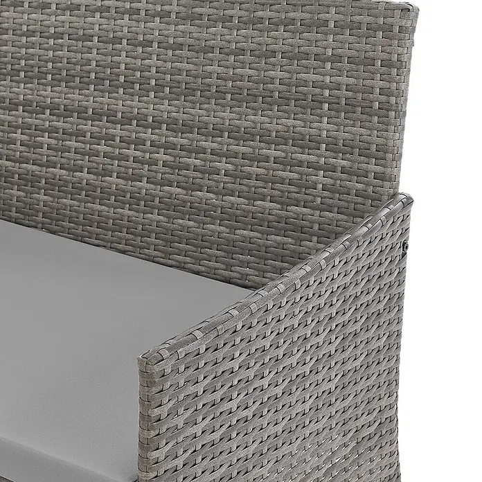 SVITA Loungemöbel-Set DALLAS - 4 -tlg., Polyrattan, Grau - Nahaufnahme eines grauen Rattan-Gartenstuhls mit passendem grauen Kissen.