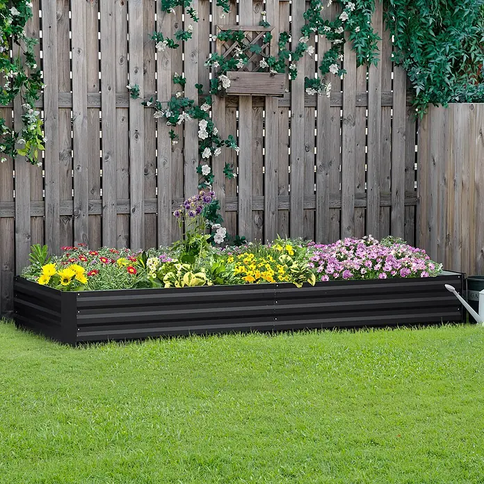 Furnicato Hochbeet - 241 x 90,5 x 30 cm, Stahl, Grau - Langes schwarzes Metall-Hochbeet, gefüllt mit bunten Blumen und Pflanzen.
