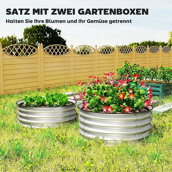 Outsunny Hochbeet - Metall, Silber - Zwei silberne Pflanzbeete aus Wellblech für Blumen und Gemüse, in einem Garten.