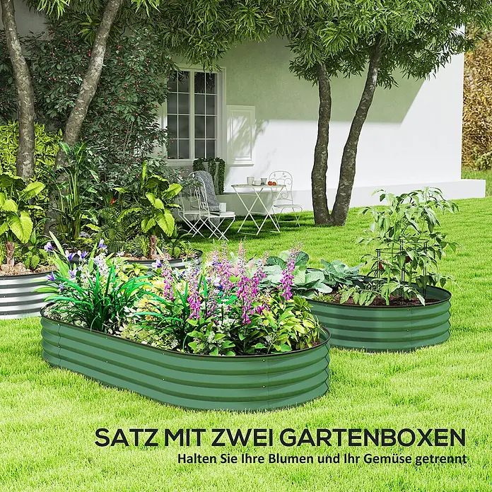 Outsunny Hochbeet - Stahl, Grün - Zwei grüne Hochbeete aus Wellblech, eines mit Blumen, eines mit Gemüse, in einem Garten.