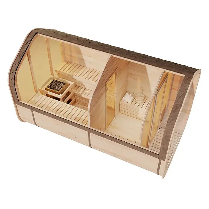 FinnTherm Fasssauna ScandiCube Wave Deluxe - Holz, L x B x H: 406 x 237 x 249 cm - Querschnitt einer hellen Holz-Fasssauna mit zwei Bereichen: Saunaraum mit Ofen und Bänken, sowie Umkleidebereich mit Sitzgelegenheiten.