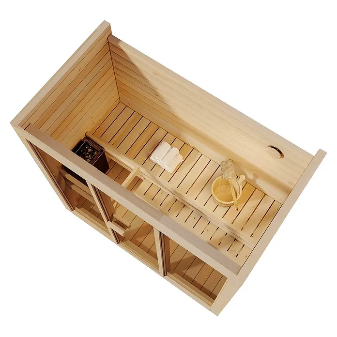 FinnTherm Massivholzsauna Kuuma M - Elektroofen, L x B x H: 111 x 199 x 213 cm - Sauna aus hellem Holz mit Glastür, Lattenbänken, Heizofen, Eimer, Kelle und Handtüchern.