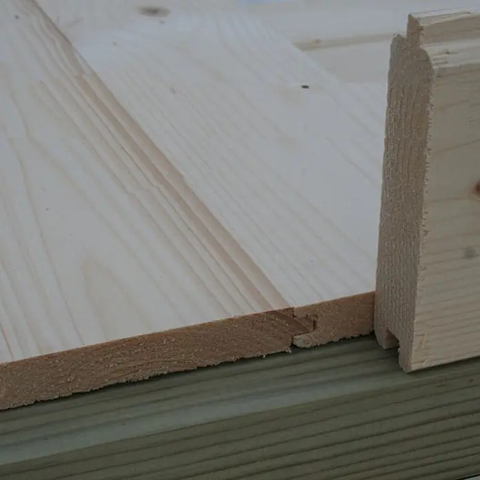 Alpholz Gartenhaus ECO Set Paloma Beach grau - Außenmaß inkl. Dachüberstand (B x T): 298 x 298 cm, Holz, Grau - Helle Nut- und Federholzbretter, die die verzahnte Verbindung zur Montage zeigen.