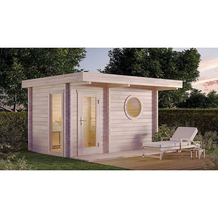 FinnTherm Saunahaus Feldkirch 70 - L x B x H: 356 x 421 x 236 cm - Helle Holz-Gartensauna mit Glastür und Rundfenster, auf einer Terrasse mit Liegestuhl im Garten.