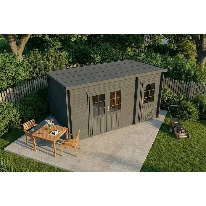Alpholz Gartenhaus Maria - Außenmaß inkl. Dachüberstand (B x T): 450 x 272 cm, Holz, Grau - Grauer Holzgartenschuppen mit mehreren Türen und Fenstern, auf einer Terrasse in einem Garten.
