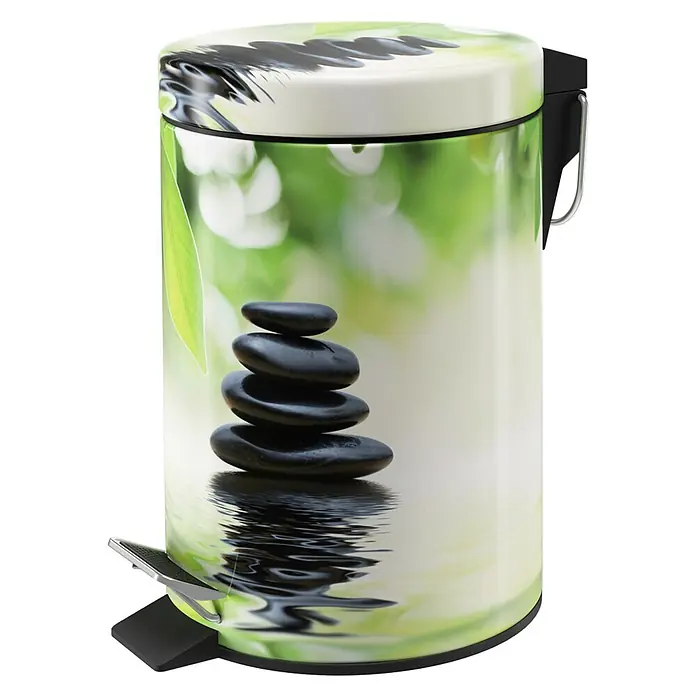 SANILO Kosmetikeimer Harmony - 3 l, Metall, Grün|Schwarz|Weiß - Zylindrischer Treteimer mit Zen-Motiv, das gestapelte schwarze Steine, grüne Blätter und Wasserreflexionen zeigt.
