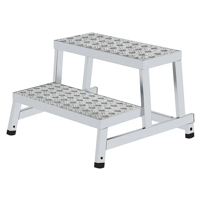 Munk Arbeitsplattform modulares Arbeitspodest Grundmodul - Anzahl Tritte: 2 Stk., Arbeitshöhe: 2.400 m, Aluminium - Silberner zweistufiger Hocker mit rutschfesten Riffelblech-Trittflächen und schwarzen Gummifüßen für stabilen Halt.