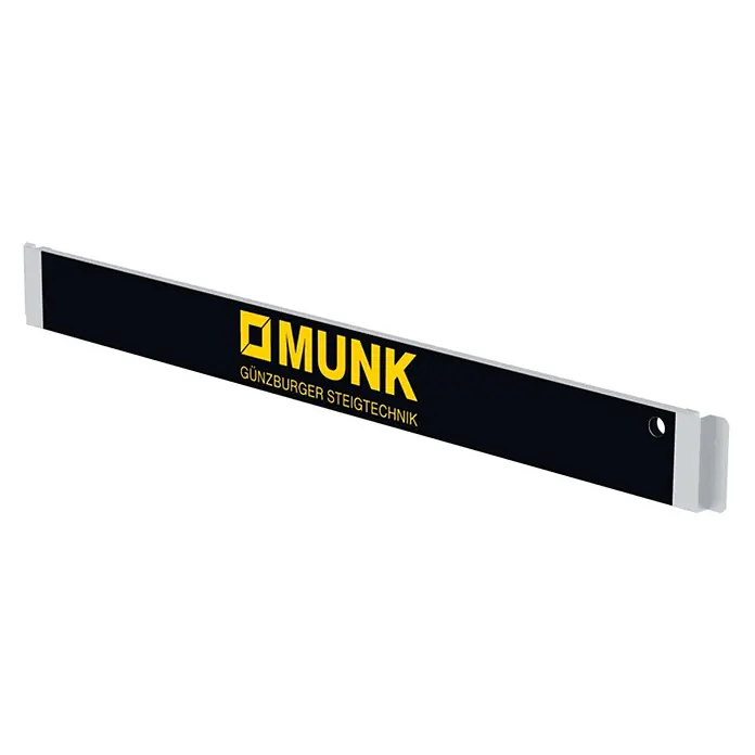 Munk Rollgerüst FlexxTower SGX Bordbrett Längseite -  - Schwarzes rechteckiges Profil mit MUNK-Branding, gelbem Text, silbernen Enden und Aufhängeloch.