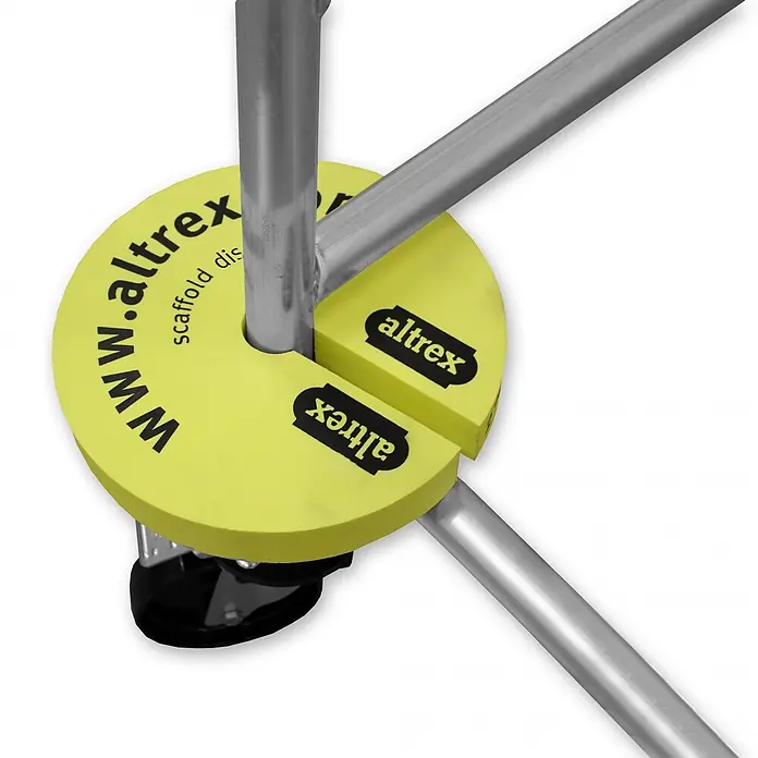 Altrex Rollgerüst Scafold Disk 4er-Set für Gerüste -  - Gelbe Altrex Schaumstoff-Gerüstschutzscheibe, zweiteilig, an Metallgerüstkomponenten installiert.