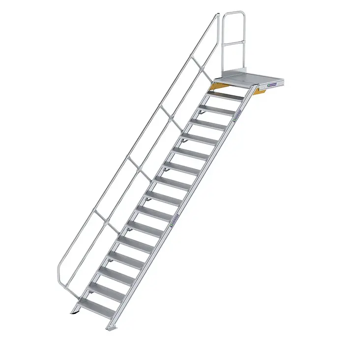 Munk Außentreppe Treppe mit Plattform 45° inkl. einen Handlauf, 800mm Stufenbreite, 16 Stuf - Anzahl Steigungen: 16 Stk. - Silberne Aluminium Industrietreppe mit Geländern und Plattform.