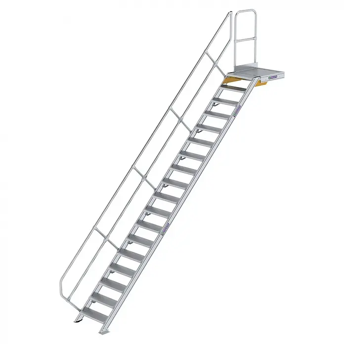 Munk Außentreppe Treppe mit Plattform 45° inkl. einen Handlauf, 600mm Stufenbreite, 18 Stuf - Anzahl Steigungen: 18 Stk. - Silberne industrielle Zugangsleiter mit Geländer und Plattform für sicheren Aufstieg.