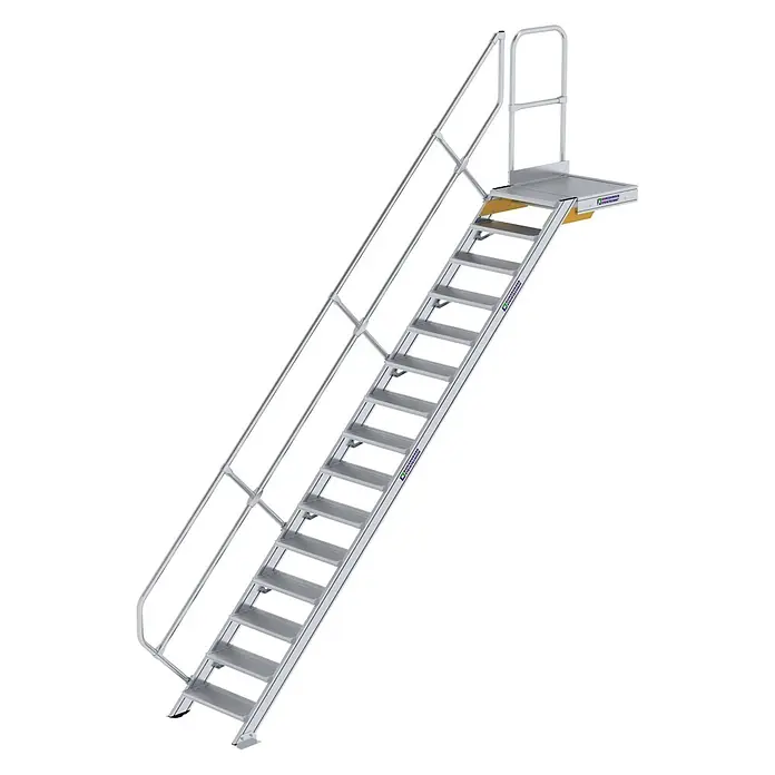 Munk Außentreppe Treppe mit Plattform 45° inkl. einen Handlauf, 600mm Stufenbreite, 15 Stuf - Anzahl Steigungen: 15 Stk. - Silberfarbene Industrieleiter aus Aluminium mit 12 Stufen, Plattform und Geländern für erhöhten Zugang.