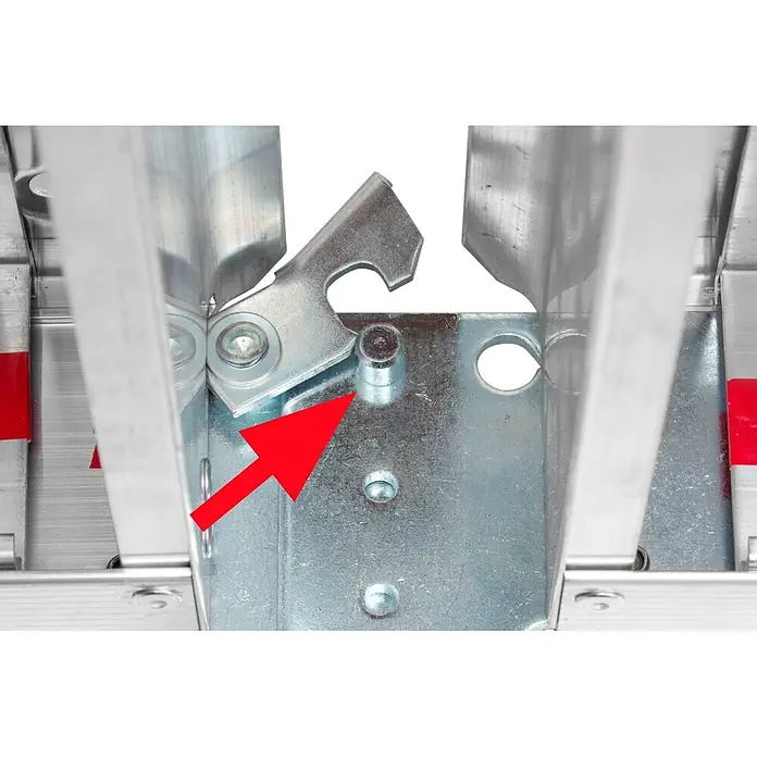 Hymer Arbeitsplattform Alu Diele Teleskopdiele Telesteg 1,24-4m Länge - Aluminium - Silberner Metall-Verriegelungsstift in einem Gelenkmechanismus, mit rotem Pfeil hervorgehoben.