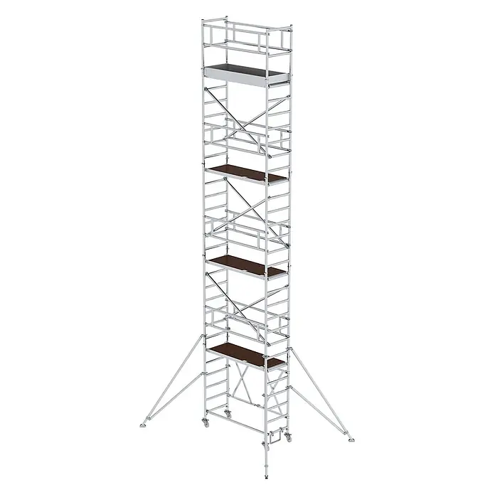 Munk Klappgerüst Klappgerüst 0,75x1,80m Plattform, 9,80m Arbeitshöhe - Arbeitshöhe: 9.800 m - Mehrstufiger, fahrbarer Gerüstturm aus Aluminium mit braunen Plattformen und Ablage, inklusive Auslegern.