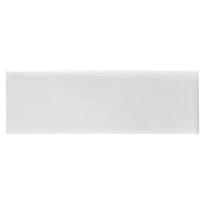 Modern Style Wandfliese Rustic Emotion - 9,8 x 29,8 cm, Creme, Glänzend - Nahaufnahme einer rechteckigen, glänzenden, weißen Keramikfliese, perfekt für moderne Küchen- und Badgestaltungen.