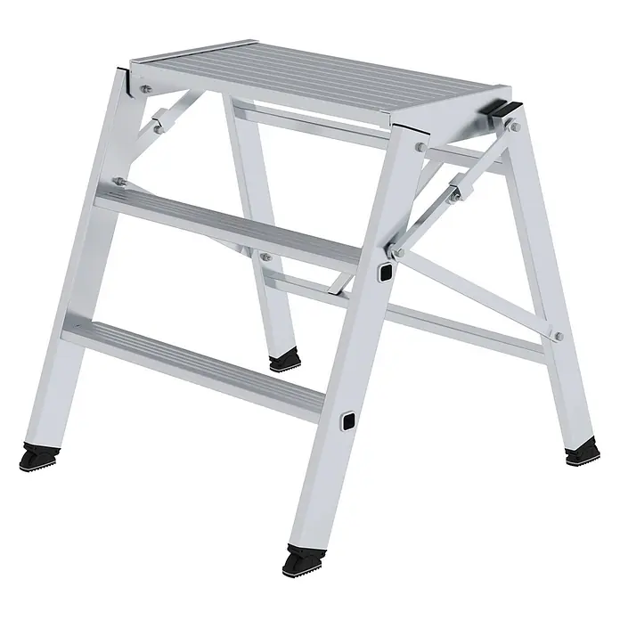 Munk Arbeitsplattform Aluminium Arbeitspodest klappbar 3 Stufen - Anzahl Tritte: 3 Stk., Arbeitshöhe: 2.700 m, Aluminium - Silberner Aluminium-Zweistufenhocker mit geriffelten Trittflächen und schwarzen Füßen.