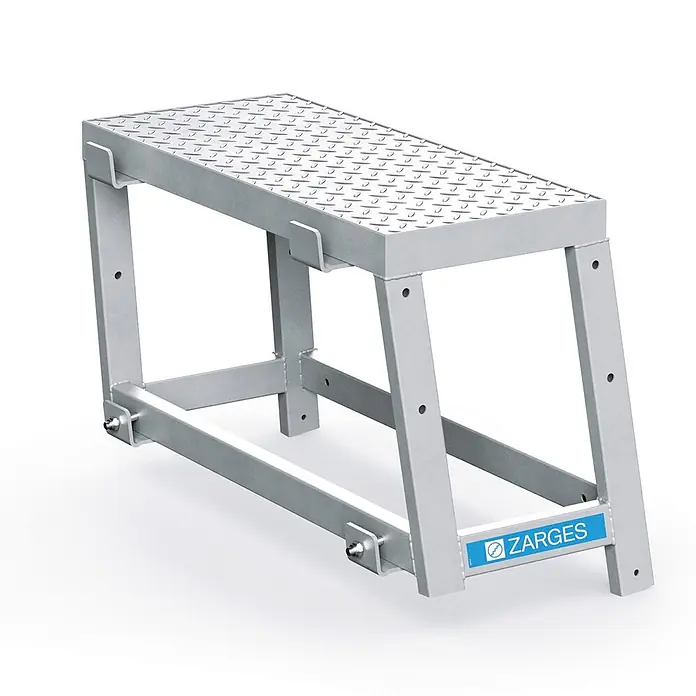 Zarges Arbeitsplattform Aluminium-Arbeitspodest AMA P Modul C - Arbeitshöhe: 2.400 m, Aluminium - Silberne Aluminium-Arbeitsplattform mit rutschfester Riffelblechoberfläche für sicheren Zugang.
