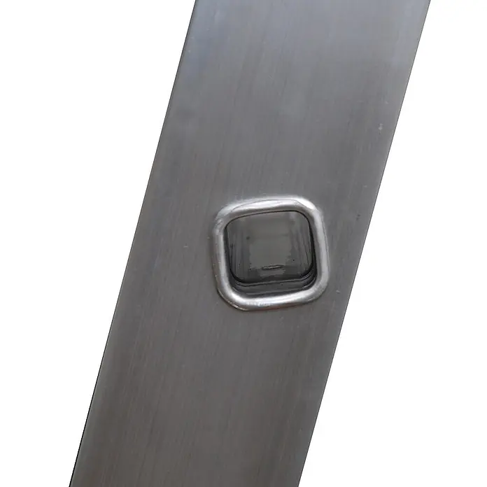 Munk Anlegeleiter Stufenanlegeleiter mit Ergo-Pad ohne Traverse 8 Stufen - Anzahl Tritte: 8 Stk., Arbeitshöhe: 3.300 m, Aluminium - Gebürsteter Metalleiterholm mit rechteckiger Öffnung, möglicherweise für einen Verriegelungsstift oder eine Sprossenbefestigung.