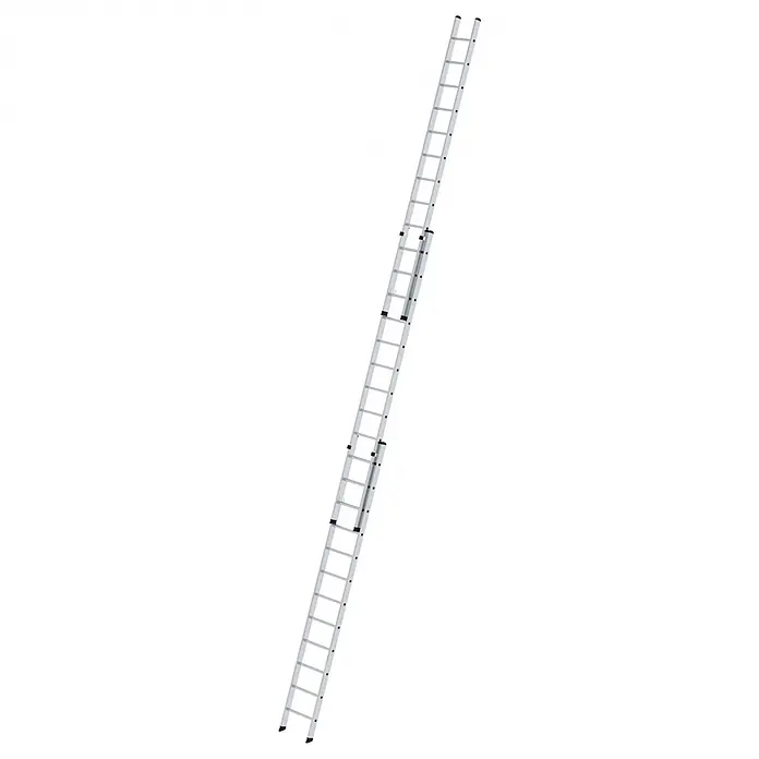 MUNK Aluminium-Schiebeleiter 3-teilig ohne Traverse 3x12 Sprossen -  - Silberne Aluminium-Ausziehleiter, vollständig ausgefahren und angelehnt.