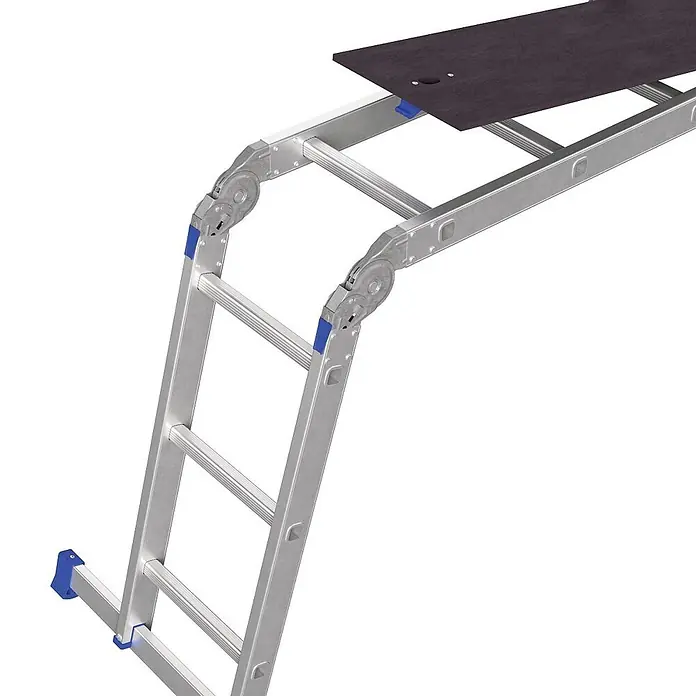 Werner Mehrzweckleiter Vielzweckleiter 4-teilig mit Plattform - Anzahl Tritte: 3 Stk., Arbeitshöhe: 4.540 m, Aluminium - Silberne Aluminium-Mehrzweckleiter als Gerüst mit dunkler Plattform.