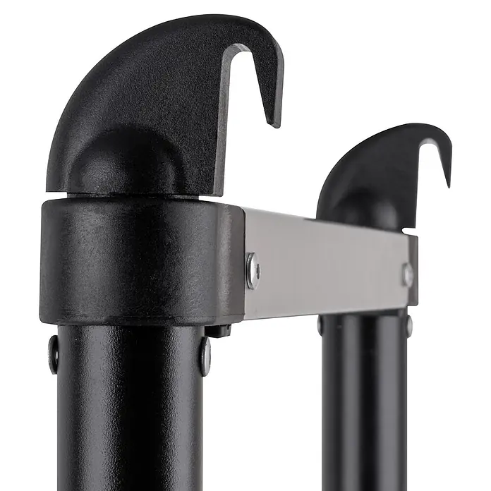 Brunner Mehrzweckleiter Frankana Teleskopleiter Laddy Alkoven Air von 7 Stufen - Anzahl Tritte: 7 Stk., Belastbarkeit: 150 kg, Aluminium - Detail eines schwarzen und silbernen Metallregals mit Haken.