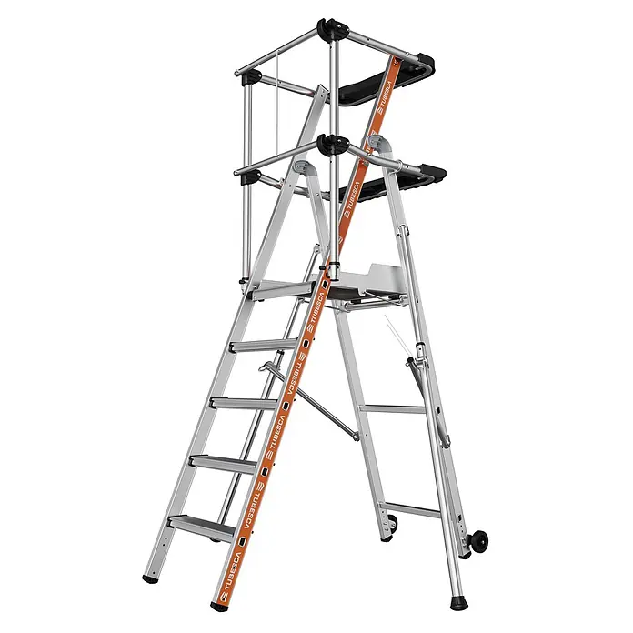 Siedra-Leitern Treppenpodest Stufen Plattformleiter mit Fallschutzschienen und halbautomatischem Schlie� - Anzahl Tritte: 5 Stk., Arbeitshöhe: 3.170 m, Belastbarkeit: 150 kg, Aluminium - Silberne Aluminium-Plattformleiter mit orangefarbenen Sicherheitsgurten, mehreren Stufen, einer oberen Plattform mit Geländer und Rollen.