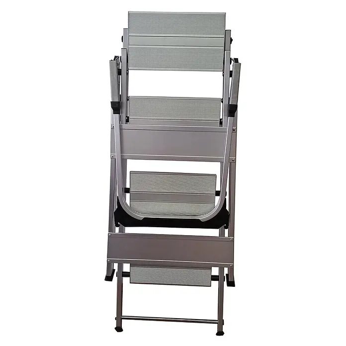 Munk Klapptritt Klapp Treppe, mit klappbarem Bügel 4 Stufen - Anzahl Tritte: 4 Stk., Arbeitshöhe: 2.900 m, Aluminium - Kompakte silberne Metall-Klappleiter, zur Aufbewahrung zusammengeklappt.