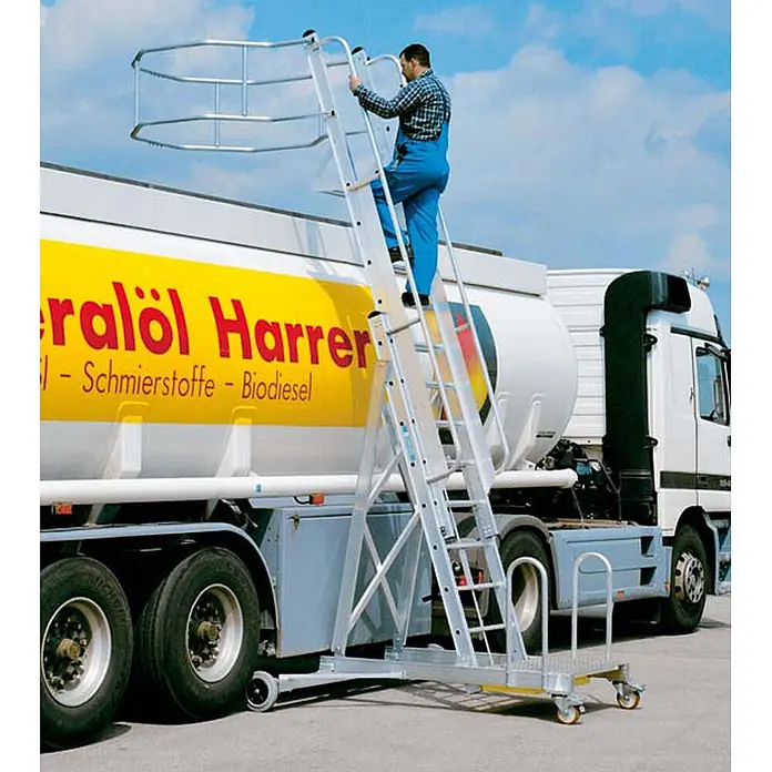 Zarges Mehrzweckleiter Tankwagenleiter Basismodul - Aluminium - Fahrbare Alu-Zugangsleiter in Silber mit Plattform & Sicherheitskäfig, für sicheren Zugang zu einem Tankwagen.