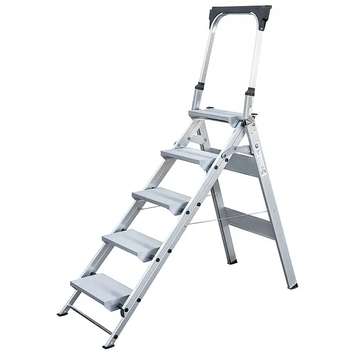 Munk Klapptritt Klapp Treppe, mit klappbarem Bügel 5 Stufen - Anzahl Tritte: 5 Stk., Arbeitshöhe: 3.100 m, Aluminium - Silberne Aluminium-Stehleiter mit grauen Anti-Rutsch-Stufen und hohem Griff für sicheren Zugang zu erhöhten Bereichen.