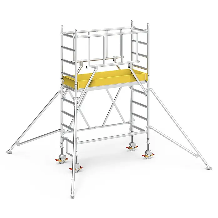 Iller Leiter Rollgerüst Klappgerüste mit Sicherheitsaufbau 1,35x1,80m | 3,75 m AH - Arbeitshöhe: 3.750 m - Mobiler Gerüstturm aus Aluminium in Silber mit gelber Arbeitsplattform, ausgestattet mit Rollen und Auslegern.