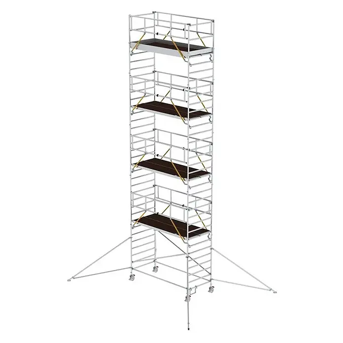 Munk Rollgerüst Rollgerüst SG mit Doppelplattform 1,35x3,00m und Ausleger 11,51m AH - Arbeitshöhe: 11.510 m - Mehrstufiger Rollgerüstturm mit silbernem Metallrahmen, braunen Plattformen, Rädern und Stabilisierungsstützen.