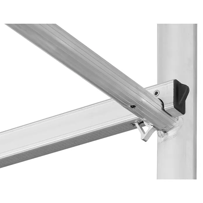 Hymer Rollgerüst Fahrgerüst ADVANCED SAFE-T Modul 2 Bühnenlänge 2,08m -  - Nahaufnahme von silbernen Aluminiumgerüststangen mit geriffelter Oberfläche, die an einem vertikalen Pfosten befestigt sind.