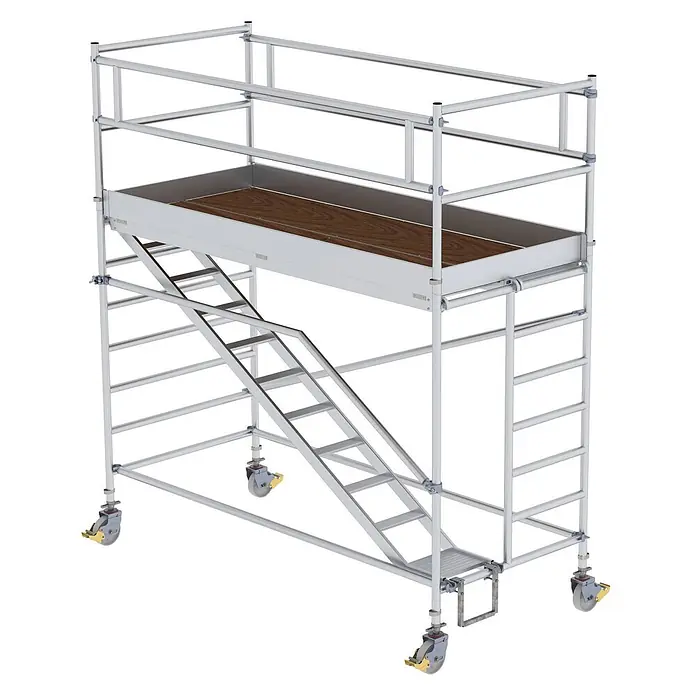 Munk Rollgerüst Rollgerüst mit Schrägaufstiegen 1,35x3,00m Plattform, 4,35m AH - Arbeitshöhe: 4.350 m - Silbergraues Aluminium-Rollgerüst mit breiter Holzplattform, integrierter Treppe, Geländern und Feststellrollen für sicheren, mobilen Zugang.