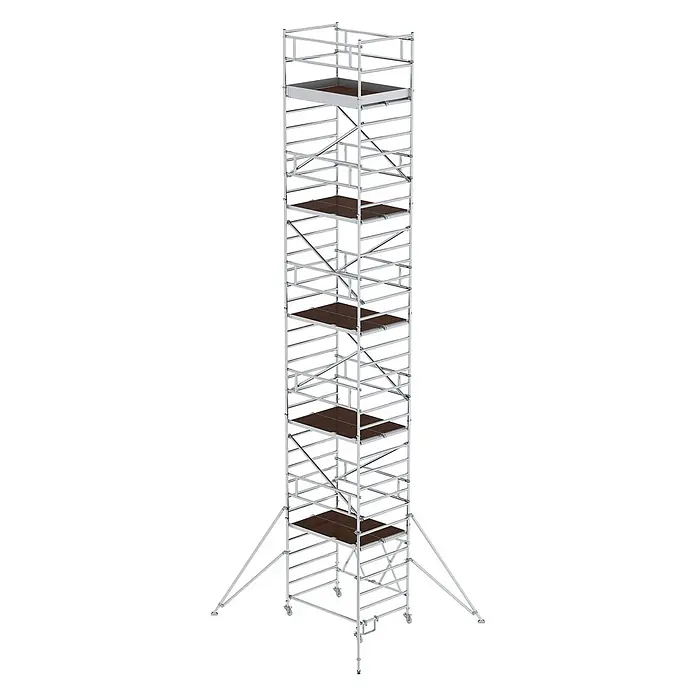 MUNK Klappgerüst 1,35x1,80m Plattform, 11,80m Arbeitshöhe -  - Hohes, mehrstöckiges Rollgerüst mit silbernem Metallrahmen, braunen Plattformen, Auslegern und Rädern.