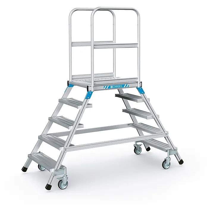 Zarges Podestleiter Podestleiter fahrbar mit 2x5 Leichtmetall-Stufen - Anzahl Tritte: 5 Stk., Aluminium - Mobile Aluminium-Arbeitsplattform mit beidseitigen Treppen, großer Plattform, Sicherheitsgeländern und Rollen. Blaue Akzente.