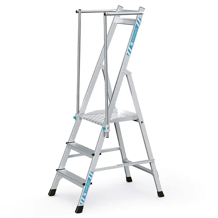 Zarges Podestleiter Plattformleiter ZAP Neo S mit klappbarem Handlauf 3 Stufen - Anzahl Tritte: 3 Stk., Arbeitshöhe: 2.740 m, Aluminium - Silberne Aluminium-Arbeitsplattform/Stufenleiter mit drei Stufen, rutschfester Plattform und Sicherheitsgeländer.