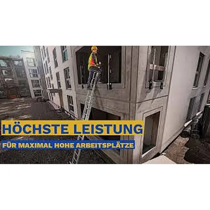 Werner Schiebeleiter Schiebeleiter 2x15 Sprossen - Anzahl Tritte: 15 Stk., Arbeitshöhe: 8.170 m, Aluminium - Bauarbeiter auf einer hohen Aluminium-Anlegeleiter an einem modernen Rohbau, Einsatz für hohe Arbeitsplätze zeigend.