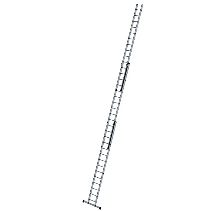 Munk Schiebeleiter Schiebeleiter mit Traverse 3x14 Sprossen - Anzahl Tritte: 14 Stk., Arbeitshöhe: 10.800 m, Aluminium - Silberne Aluminium-Ausziehleiter mit mehreren ineinandergreifenden Abschnitten, schräg nach oben.