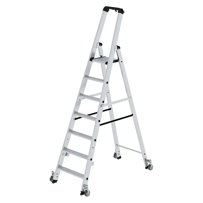 MUNK Stehleiter einseitig begehbar mit Rollen 7 Stufen -  - Silberne Aluminium-Stehleiter mit schwarzen Akzenten und Rollen für einfache Mobilität.