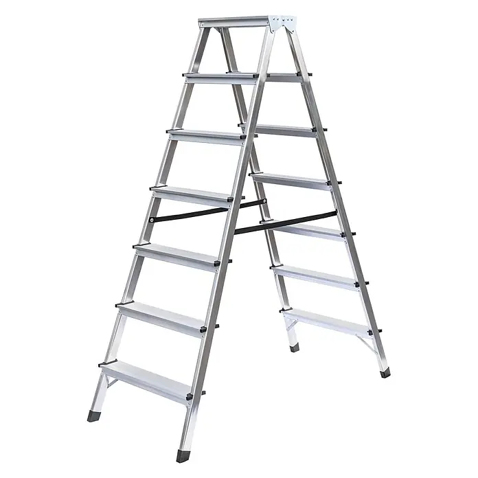 Munk Stehleiter Doppelleiter 2x7 Stufen - Aluminium - Silberne Aluminium-Klappleiter mit schwarzen, rutschfesten Füßen und Sicherheitsgurten, aufgeklappt und einsatzbereit.