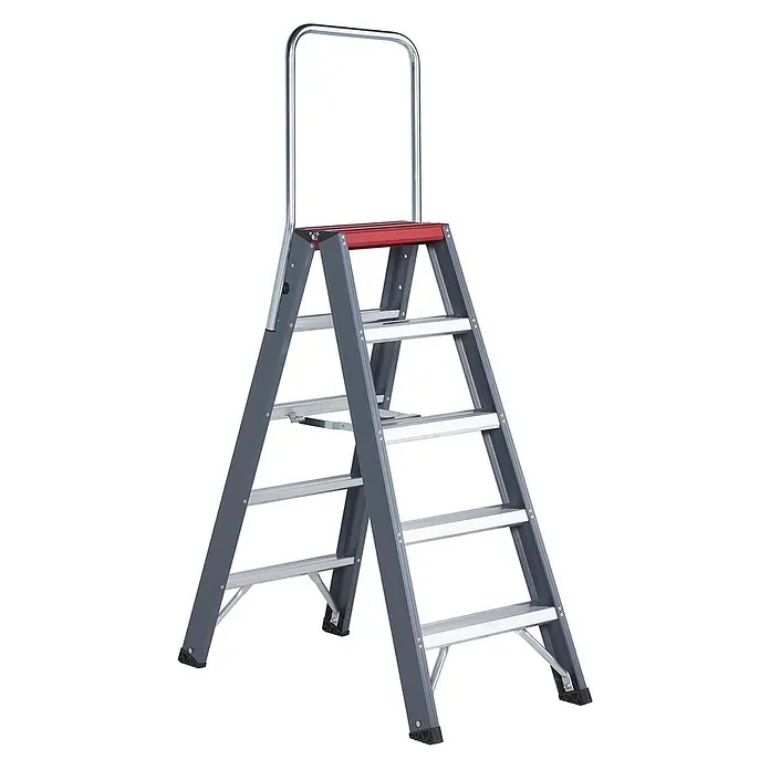 Altrex Stehleiter Falco beidseitig begehbare Stufenleiter FDO 5 Stufen mit Bügel - Anzahl Tritte: 5 Stk., Arbeitshöhe: 3.200 m, Aluminium - Graue Aluminium-Klappleiter mit roter Plattform, silbernen Stufen und integriertem Handlauf für sicheren Halt.