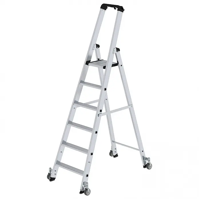 Munk Stehleiter Stehleiter einseitig begehbar mit Rollen 6 Stufen - Anzahl Tritte: 6 Stk., Arbeitshöhe: 3.400 m, Aluminium - Silberne Aluminium-Klappleiter mit schwarzen Akzenten, breiten Stufen, oberem Griff und vier Rollen für Mobilität.