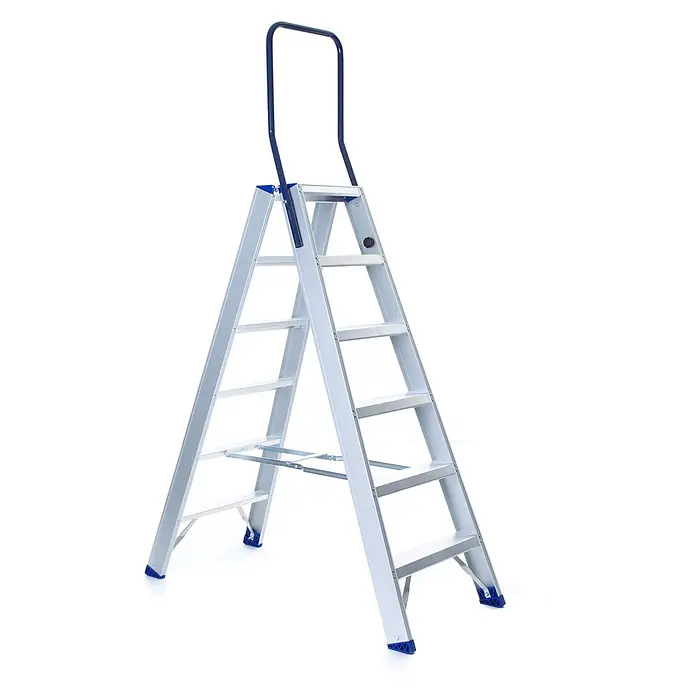 ASC Stehleiter Eurostairs Stufenstehleiter zweiseitig eloxiert mit Bügel 6 Stufen - Anzahl Tritte: 6 Stk., Arbeitshöhe: 3.300 m, Aluminium - Aluminium-Klapptrittleiter mit mehreren Stufen, blauem Haltegriff und blauen rutschfesten Füßen.