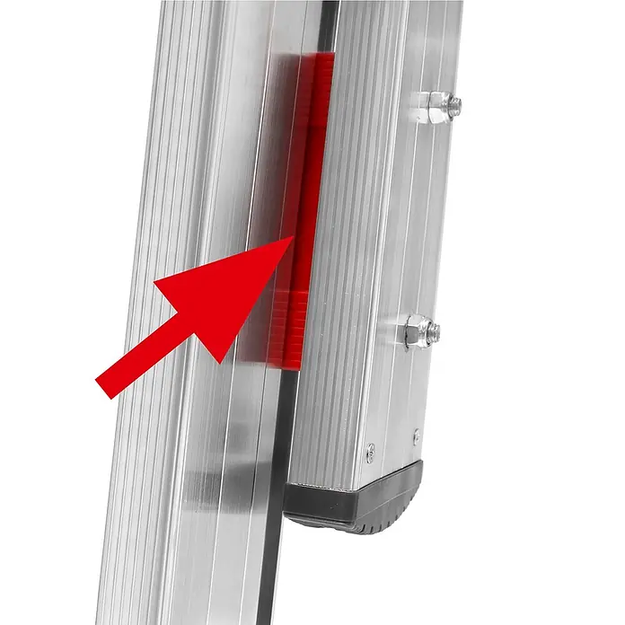 Hymer Seilzugleiter Seilzugleiter Teleskopausleger 2x14 Sprossen - Arbeitshöhe: 8.190 m, Aluminium - Nahaufnahme einer silbernen Aluminiumleiter-Seitenschiene mit rotem Verriegelungsmechanismus und schwarzem Gummifuß.