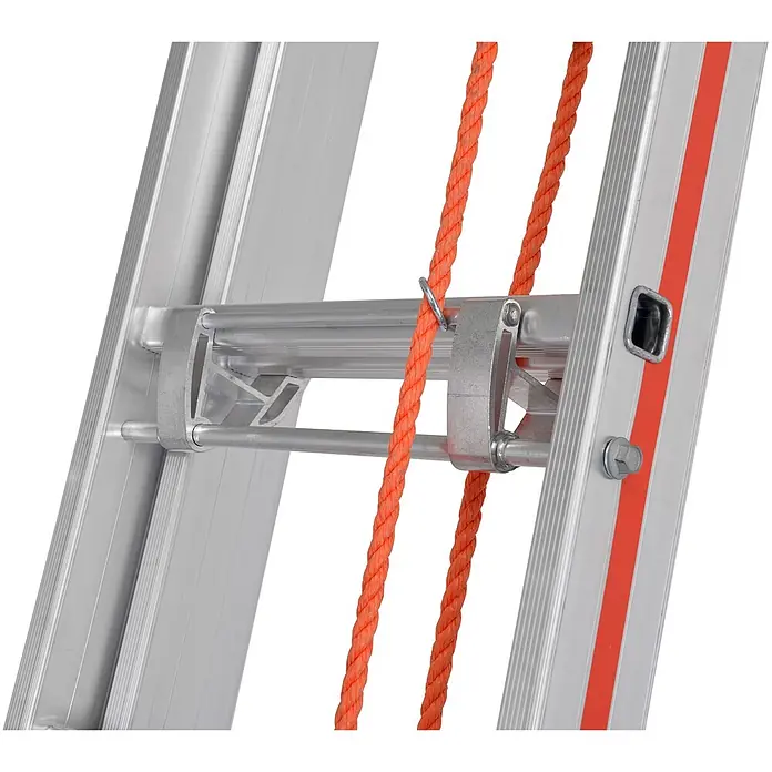 Hymer Seilzugleiter Seilzugleiter Teleskopausleger 2x14 Sprossen - Arbeitshöhe: 8.190 m, Aluminium - Teil einer silbernen Aluminium-Schiebeleiter mit orangefarbenem Seil und Rollensystem.