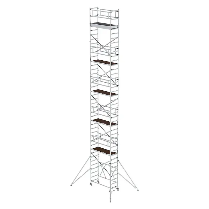 Munk Rollgerüst Klappgerüst 0,75x1,80m Plattform, 12,80m Arbeitshöhe - Arbeitshöhe: 12.800 m - Hoher, silberner Aluminium-Rollgerüstturm mit dunkelbraunen Holzplattformen, Rollen und stabilisierenden Auslegern.