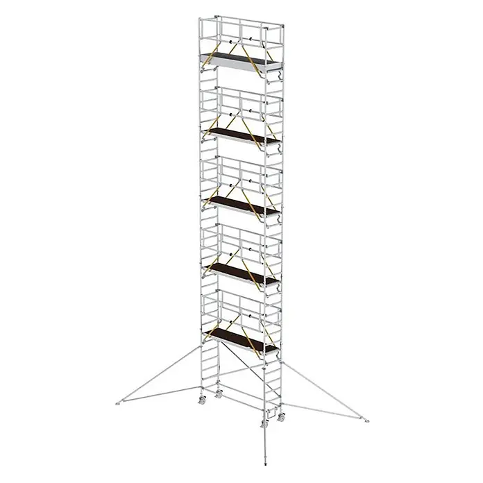 Munk Rollgerüst Rollgerüst SG mit Ausleger 0,75x2,45m Plattform 12,35m AH - Arbeitshöhe: 12.540 m - Hohes, silberfarbenes mobiles Gerüst mit mehreren dunklen Arbeitsplattformen und gelben Spanngurten, durch Ausleger stabilisiert.