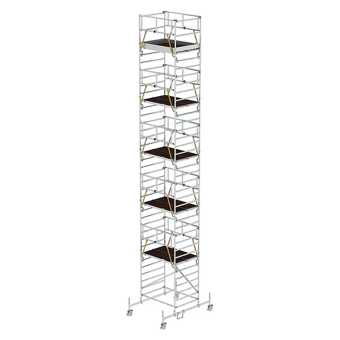 Munk Rollgerüst Rollgerüst SG mit Doppelplattform 1,35x1,80m Plattform 12,54m AH - Arbeitshöhe: 12.540 m - Hohes Aluminium-Rollgerüst mit mehreren dunklen Podesten, gelben Diagonalstreben, Rädern und Auslegern.